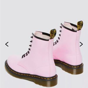 New Women’s pink Dr. martins size 6
